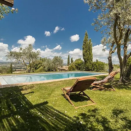 Sleeps 15 With Pool And Air Con