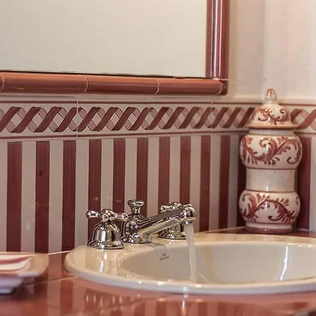 Sleeps 15 With Pool And Air Con Villa