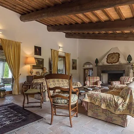 Sleeps 15 With Pool And Air Con Villa